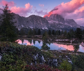 Lago Limides, Jezioro, Góry, Chmury, Drzewa, Włochy, Dolomity