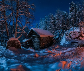 Park Narodowy Oulanka, Drewniany, Zima, Noc, Młyn Myllykoski, Finlandia, Las, Laponia, Ognisko, Śnieg, Drzewa