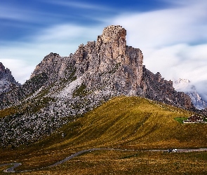 Dolomity, Schronisko, Góry, Skały, Passo Giau, Droga, Włochy, Przełęcz