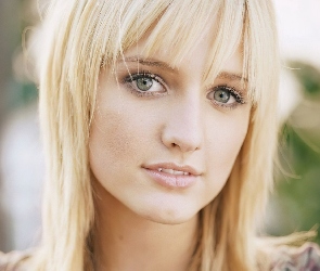 Twarzyczka, Ashlee Simpson