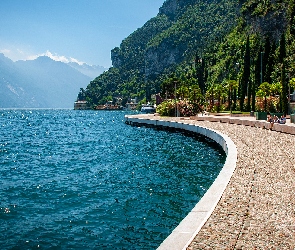 Drzewa, Promenada, Alpy, Budynek, Lago di Como, Włochy, Jezioro