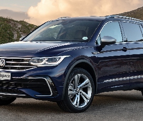 Czarny, Volkswagen Tiguan Allspace R