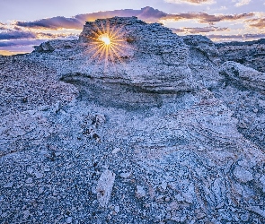 Utah, Promienie słońca, Upper Blue Hills, Stany Zjednoczone, Skały, Góra, Szczyt Factory Butte