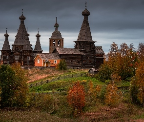 Obwód archangielski, Jesień, Rosja, Nenoksa, Domy, Wieś, Drzewa, Cerkiew