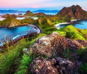 Park Narodowy Komodo, Wyspa Padar, Skała, Indonezja, Trawy, Morze, Góry, Zatoki, Plaże