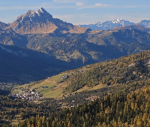 Varparola Pass, Osada, Przełęcz, Dolomity, Drzewa, Góry, Włochy, Domy