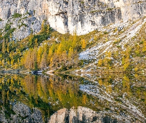 Skały, Odbicie, Jezioro, Drzewa, Jesień