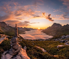 Góry, Klausenpass, Szwajcaria, Przełęcz, Zachód słońca, Alpy Glarneńskie, Chmury, Mgła
