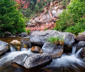 Stany Zjednoczone, Sedona, Kamienie, Arizona, Drzewa, Cathedral Rock, Rzeka, Oak Creek, Skały, Głazy