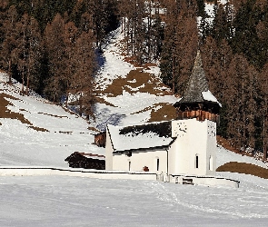 Kościół Frauenkirch, Szwajcaria, Kanton Gryzonia, Davos, Zima