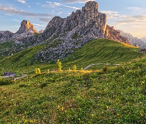 Belluno, Łąka, Góra Ra Gusela, Włochy, Droga, Góry, Dolomity