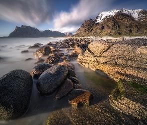 Norwegia, Lofoty, Skały, Kamienie, Morze, Plaża Uttakleiv