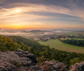 Saska Szwajcaria, Las, Niemcy, Skały, Domy Mgła, Góry Połabskie, Wschód słońca, Drzewa