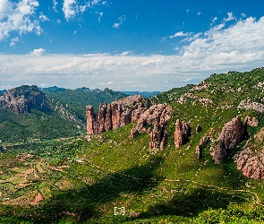 Rośliny, Dolina, Skały, Hiszpania, Mallos de Riglos, Góry, Formacje skalne