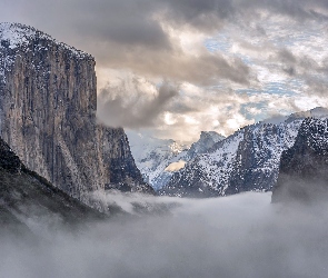 Stany Zjednoczone, Kalifornia, Mgła, Góry, Chmury, Park Narodowy Yosemite
