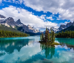 Park Narodowy Jasper, Góry, Kanada, Drzewa, Maligne Lake, Las, Wyspa Spirit Island, Jezioro