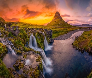 Rzeka. Zachód słońca, Wodospady, Półwysep Snaefellsnes, Islandia, Góra, Kirkjufell