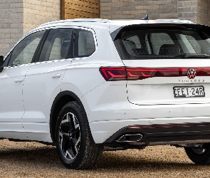 Biały, Volkswagen Touareg
