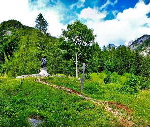 Słowenia, Trawa, Drzewa, Ścieżka, Las, Alpy Julijskie, Bovec, Pomnik, Góry