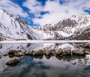 Sierra Nevada, Śnieg, Góry, Convict Lake, Kalifornia, Jezioro, Stany Zjednoczone, Kamienie