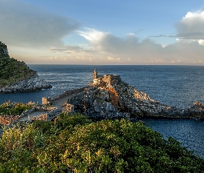 Skały, Kościół, Portovenere, Chiesa di San Pietro, Wybrzeże, Liguria, Rośliny, Morze, Włochy, Poranek
