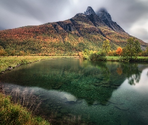 Drzewa, Rzeka, Góry, Chmury, Mount Otertind, Norwegia, Góra