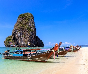 Wysepki, Skały, Lato, Morze, Drzewa, Tajlandia, Plaża, Prowincja Krabi, Łódki, Phra Nang Beach, Zatoka