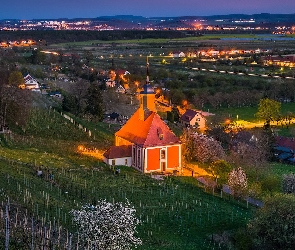 Kościół św Ducha, Winnice, Drezno, Wiosna, Wzgórze, Niemcy, Dzielnica Pilnitz