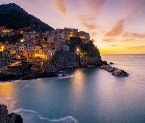 Włochy, Światła, Kolorowe, Skały, Domy, Morze Liguryjskie, Gmina Riomaggiore, Manarola, Cinque Terre