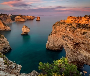 Region Algarve, Ocean Atlantycki, Skały, Portugalia, Chmury, Wybrzeże, Morze