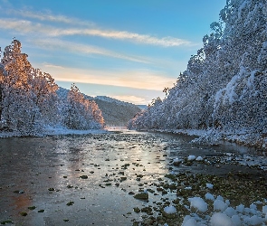 Kamienie, Góry, Rzeka, Zima, Oszronione, Drzewa
