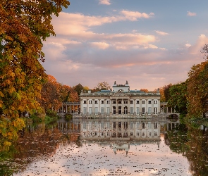 Pałac, Chmury, Jesień, Drzewa, Warszawa, Staw, Polska, Łazienki Królewskie