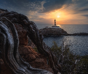 Majorka, Zachód słońca, Skały, Hiszpania, Faro de Cala Figuera, Morze, Latarnia morska
