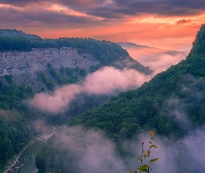 Wschód słońca, Stan Nowy Jork, Rzeka Genesee, Stany Zjednoczone, Letchworth State Park, Mgła, Wąwóz, Góry, Skały