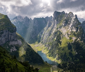Drzewa, Jezioro Falensee, Góry, Szwajcaria, Alpy, Dolina