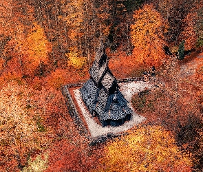 Drzewa, Jesień, Bergen, Norwegia, Fantoft stavkirke, Kościół klepkowy