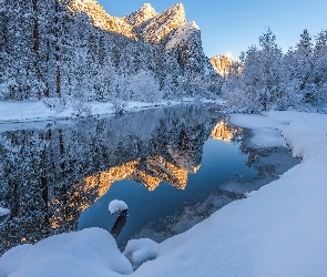Kalifornia, Rzeka, Stany Zjednoczone, Góry, Zima, Park Narodowy Yosemite, Drzewa, Merced River