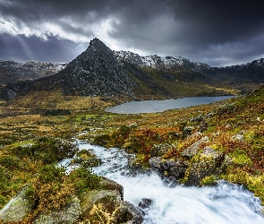 Anglia, Rośliny, Strumyk, Chmury, Kamienie, Jezioro Ogwen, Walia, Park Narodowy Snowdonia, Góry