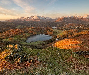 Park Narodowy Lake District, Skały, Loughrigg Tarn, Anglia, Central Fells, Jezioro, Góry