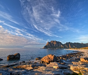 Chmury, Plaża, Norwegia, Skały, Uttakleiv Beach, Kamienie, Wybrzeże, Morze, Niebo, Lofoty, Góry