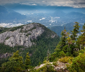 Kanada, Rośliny, Lasy, Chmury, Drzewa, Skały, Kolumbia Brytyjska, Squamish, Góry