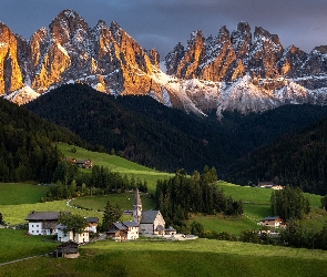 Kościół, Drzewa, Lasy, Domy, Santa Maddalena, Wieś, Dolina Val di Funes, Góry, Włochy, Dolomity