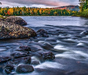 Kanada, Prowincja Quebec, Du Diable River, Rzeka, Kamienie, Park Narodowy Mont Tremblant