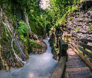 Niemcy, Ramsau bei Berchtesgaden, Wąwóz Wimbachklamm, Skały, Rzeka Wimbach, Most