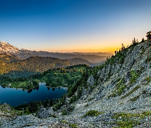 Stany Zjednoczone, Park Narodowy Mount Rainier, Wschód słońca, Waszyngton, Jezioro, Mount Rainier, Eunice Lake, Las, Góra, Skały