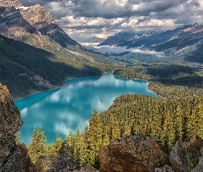 Kanada, Park Narodowy Banff, Chmury, Prowincja Alberta, Peyto Lake, Jezioro, Skały, Las, Góry, Drzewa