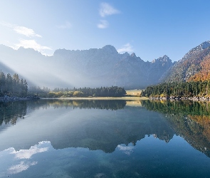 Odbicie, Drzewa, Alpy Julijskie, Włochy, Fusine Lake, Góry, Jezioro