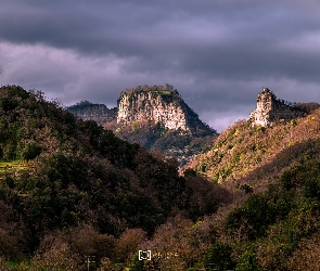 Katalonia, Skały, Hiszpania, Góry, Sierra de Cabrera, Półwysep Iberyjski, Chmury, Lasy