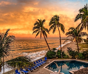 Meksyk, Morze, Leżaki, Zachód słońca, Plaża, Basen, Mazatlan, Golden Beach, Palmy