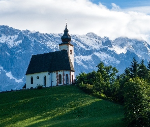 Trawa, Kościół, Góry, Niebo, Wzgórze, Ośnieżone, Drzewa